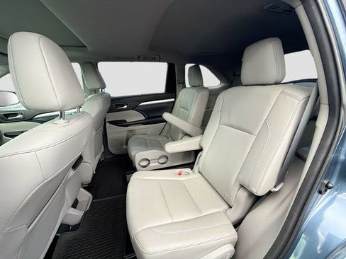 Used 2015 Toyota Highlander XLE AWD/4WD image 21