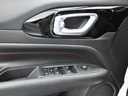 Used 2025 Jeep Compass Trailhawk w/ Trailer Tow Group image 20