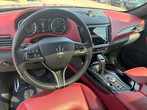 Used 2023 Maserati Levante GT AWD/4WD image 14