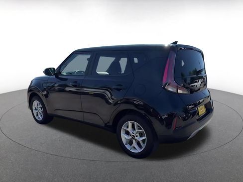 Used 2025 Kia Soul LX w/ LX Technology Package FWD image 14
