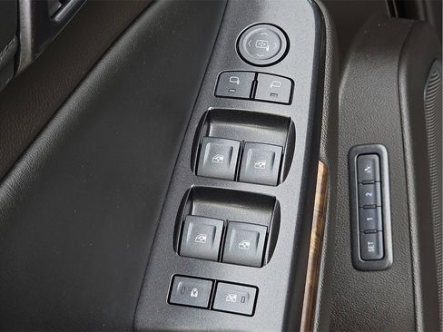 Used 2017 Chevrolet Tahoe LT w/ Off-Road Package image 18