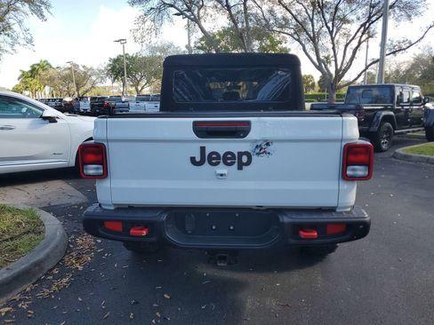 Used 2023 Jeep Gladiator Rubicon w/ Cold Weather Group image 4