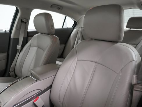 Used 2013 Buick LaCrosse Leather image 9