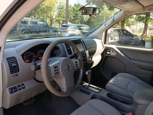 Used 2019 Nissan Frontier SV AWD/4WD image 18