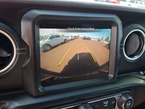 Used 2023 Jeep Wrangler Unlimited Sahara w/ Cold Weather Group AWD/4WD image 19