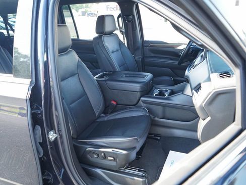 Used 2023 Chevrolet Suburban Premier AWD/4WD image 12