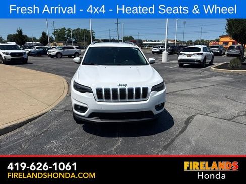 Used 2019 Jeep Cherokee Latitude Plus w/ Cold Weather Group AWD/4WD image 2