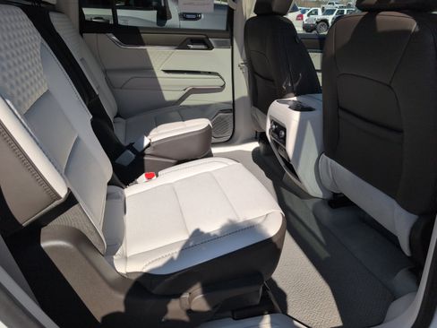 Used 2024 GMC Acadia Denali w/ Super Cruise Package image 12