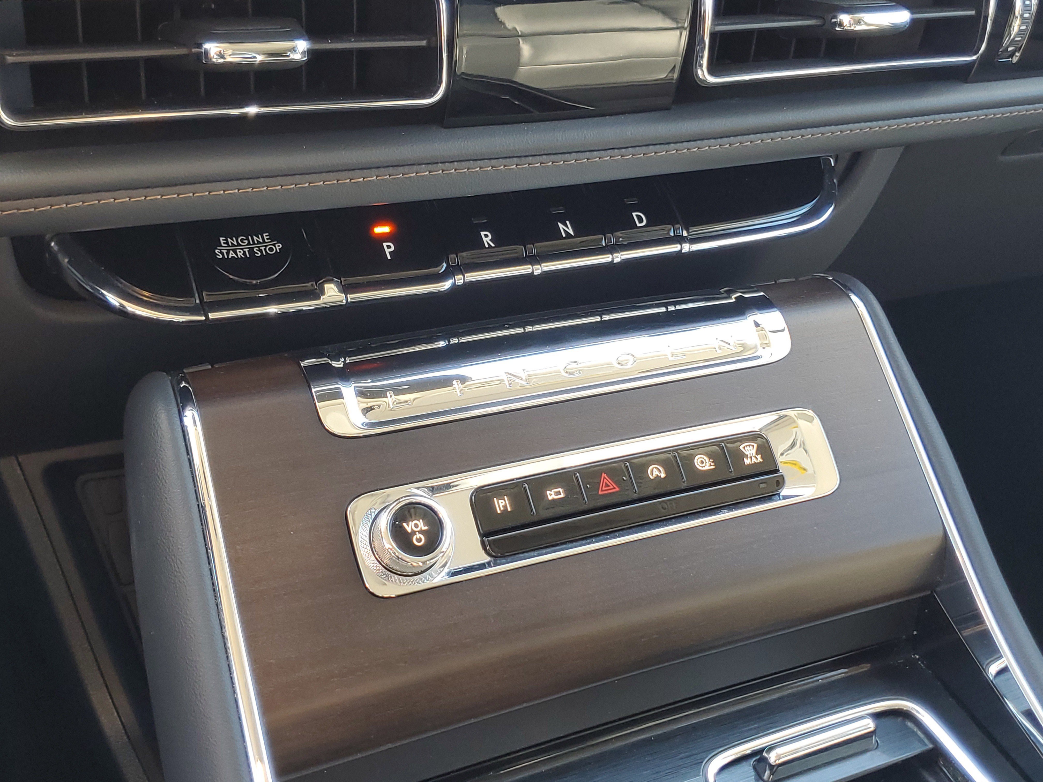 Used 2025 Lincoln Aviator Reserve w/ Equipment Group 201A AWD/4WD image 18