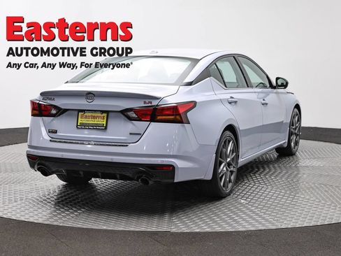 Used 2023 Nissan Altima 2.0 SR FWD image 5