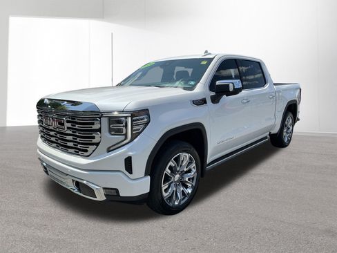 Used 2024 GMC Sierra 1500 Denali w/ Denali Reserve Package AWD/4WD image 7