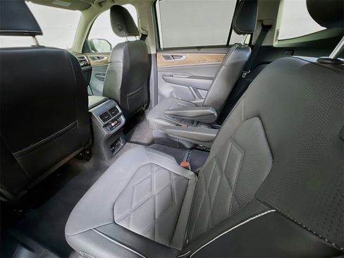 Used 2024 Volkswagen Atlas SE image 18
