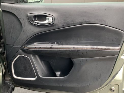 Used 2021 Jeep Compass Latitude image 33