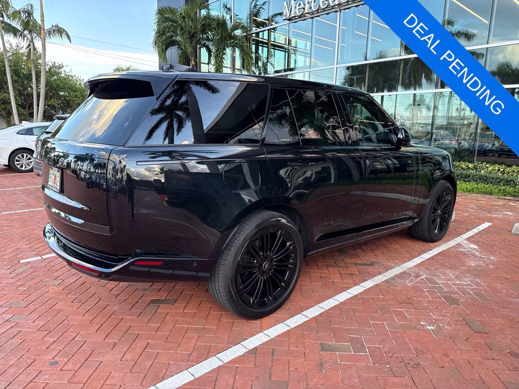 Used 2024 Land Rover Range Rover SE AWD/4WD image 8