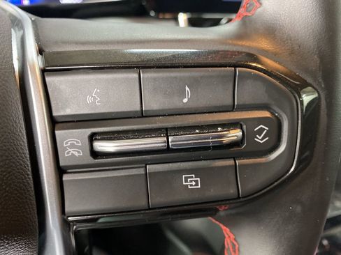 Certified 2025 Chevrolet Colorado Z71 w/ Technology Package image 34