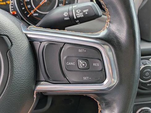 Used 2023 Jeep Gladiator Overland AWD/4WD image 24