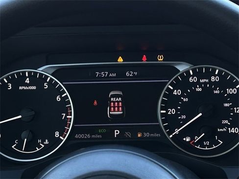 Used 2024 Nissan Pathfinder S image 16