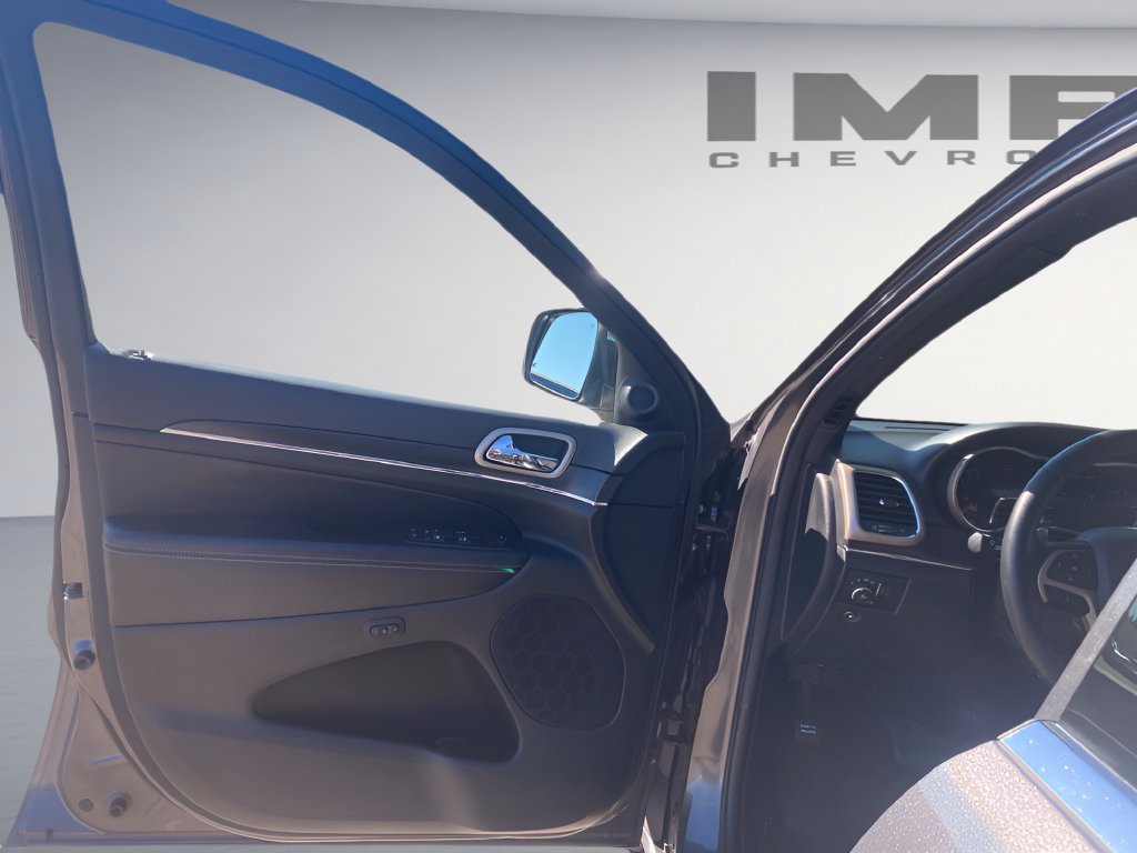 Used 2014 Jeep Grand Cherokee Limited AWD/4WD image 16