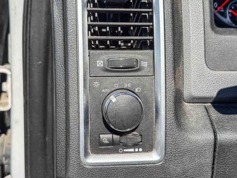 Used 2013 RAM 1500 Classic SLT RWD image 19