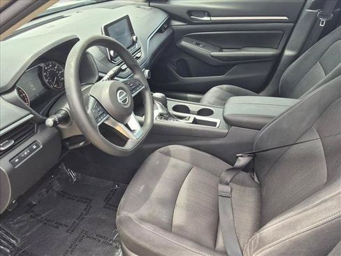 Used 2022 Nissan Altima 2.5 SV FWD image 15