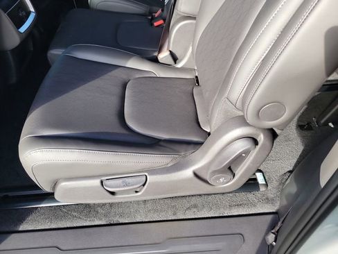 New 2026 Kia Carnival EX FWD image 27