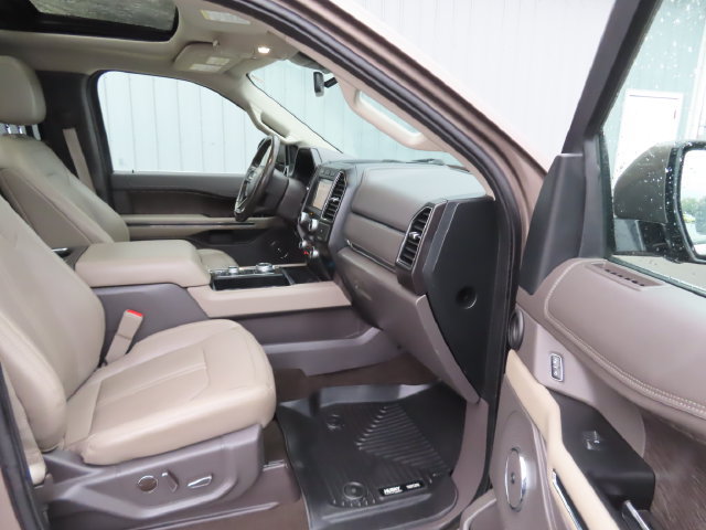 Used 2019 Ford Expedition Limited w/ Equipment Group 302A AWD/4WD image 24