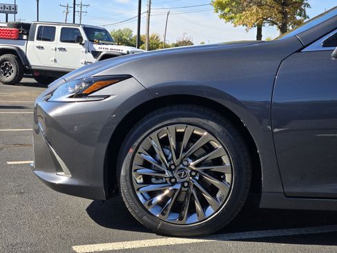 New 2025 Lexus ES 350 Ultra Luxury w/ Accessory Package (Z1) image 5