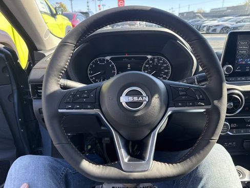 New 2025 Nissan Sentra SR w/ SR Premium Package FWD image 12