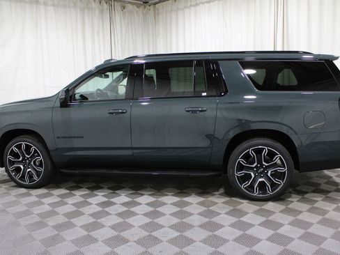 Used 2026 Chevrolet Suburban RST w/ RST Capability Package image 38