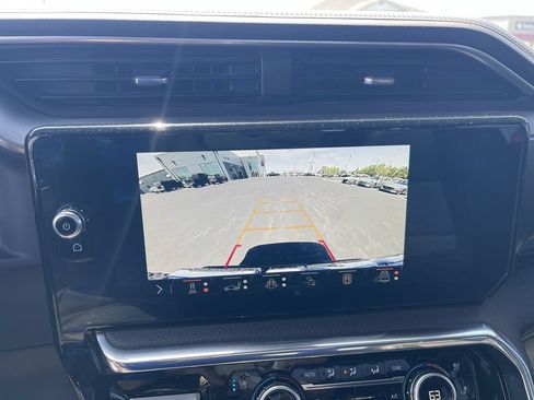 Used 2024 GMC Sierra 1500 Denali w/ Technology Package AWD/4WD image 17