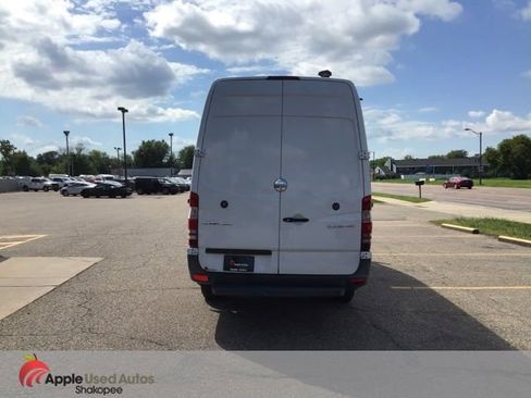 Used 2014 Freightliner Sprinter 2500 image 5