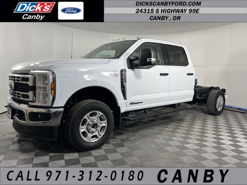 New 2026 Ford F350 XLT w/ XLT Value Package AWD/4WD image 1