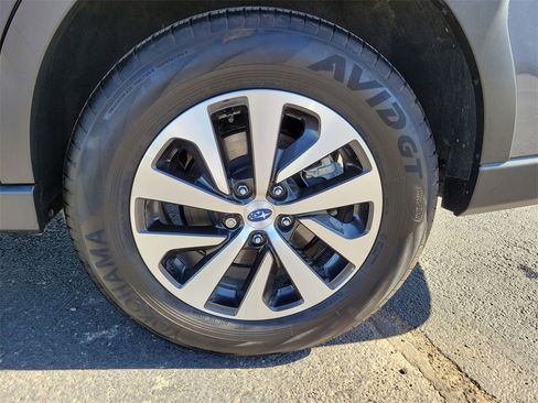 Used 2025 Subaru Outback Premium w/ Popular Package #1A image 11