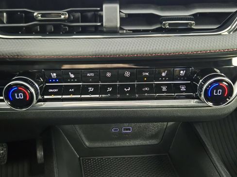 New 2026 Chevrolet Equinox RS w/ Convenience Package III FWD image 19