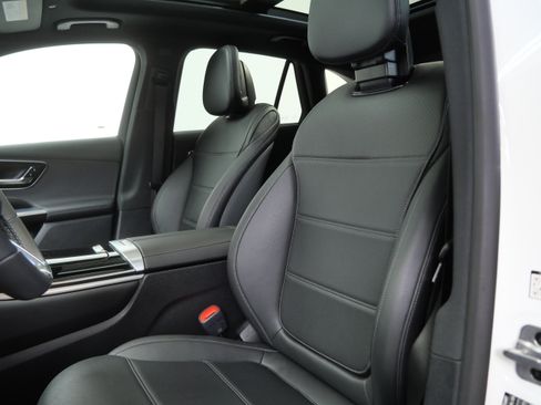 Certified 2026 Mercedes-Benz GLC 300 4MATIC image 15
