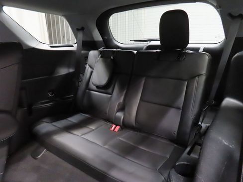 Used 2023 Ford Explorer XLT image 10