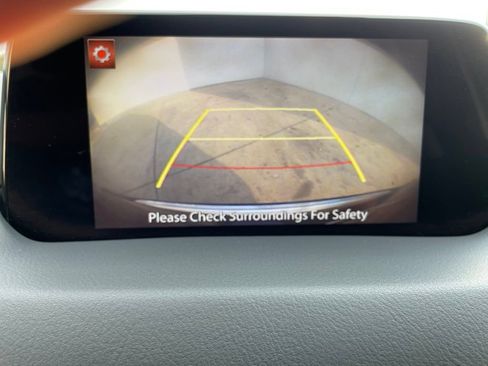Used 2018 MAZDA CX-5 Touring w/ Preferred Equipment Package FWD image 11