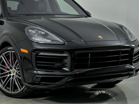 Used 2023 Porsche Cayenne GTS AWD/4WD image 3