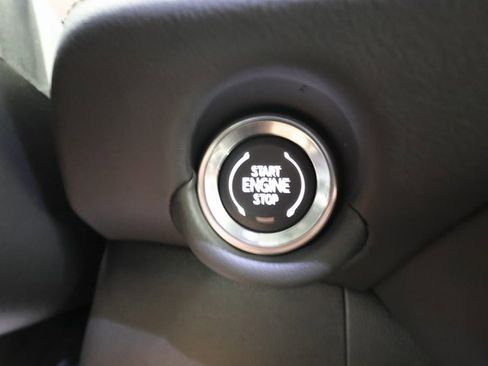 Used 2025 Chevrolet Suburban High Country image 20