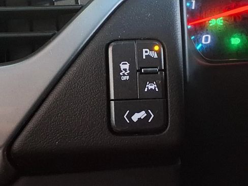 Used 2018 Chevrolet Tahoe LT AWD/4WD image 28