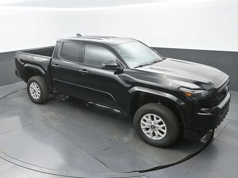 Used 2026 Toyota Tacoma SR image 13