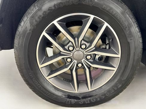 Used 2019 Jeep Grand Cherokee Limited AWD/4WD image 27