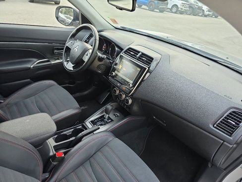 Used 2024 Mitsubishi Outlander Sport SE image 45