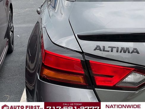 Used 2022 Nissan Altima 2.5 SR w/ Midnight Edition Package FWD image 3
