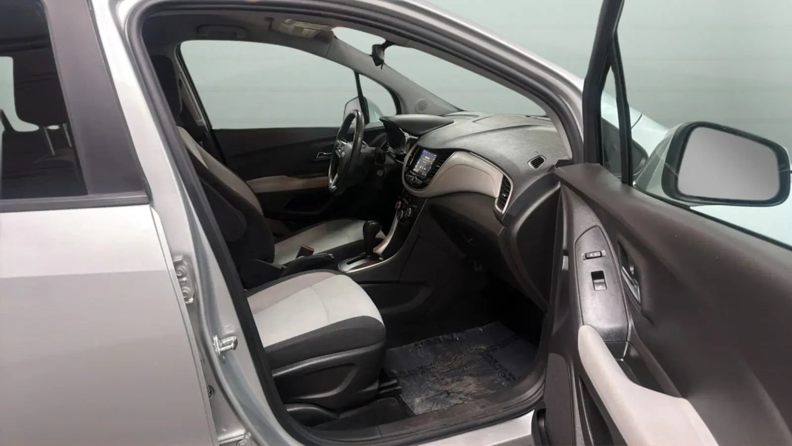 Used 2020 Chevrolet Trax LS w/ Tint and Cruise Package FWD image 21