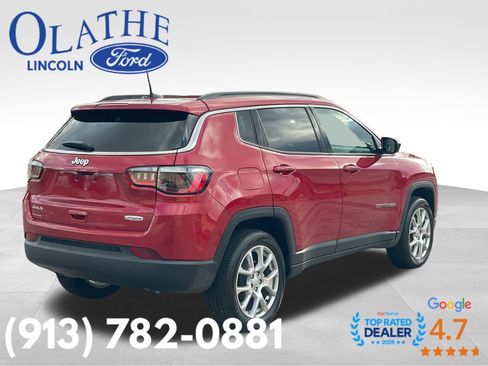 Used 2024 Jeep Compass Latitude w/ Sun and Sound Group image 5