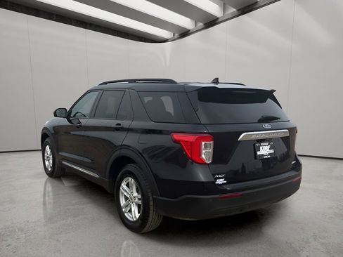 Used 2021 Ford Explorer XLT AWD/4WD image 3