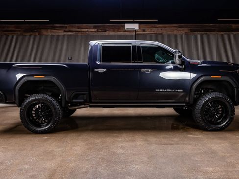 Used 2024 GMC Sierra 2500 Denali w/ Denali Reserve Package AWD/4WD image 11