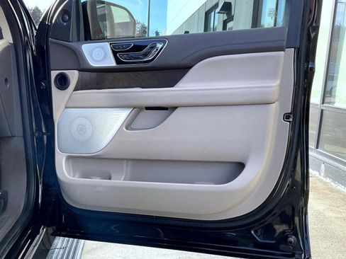Certified 2023 Lincoln Navigator Reserve image 17
