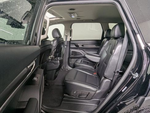 Used 2025 Kia Telluride S FWD image 23